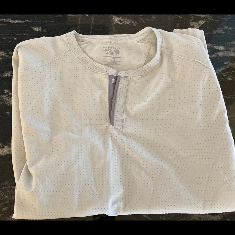 Mountain Hardwear shirt